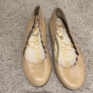 Sam Edelman Beige Scalloped Flats
